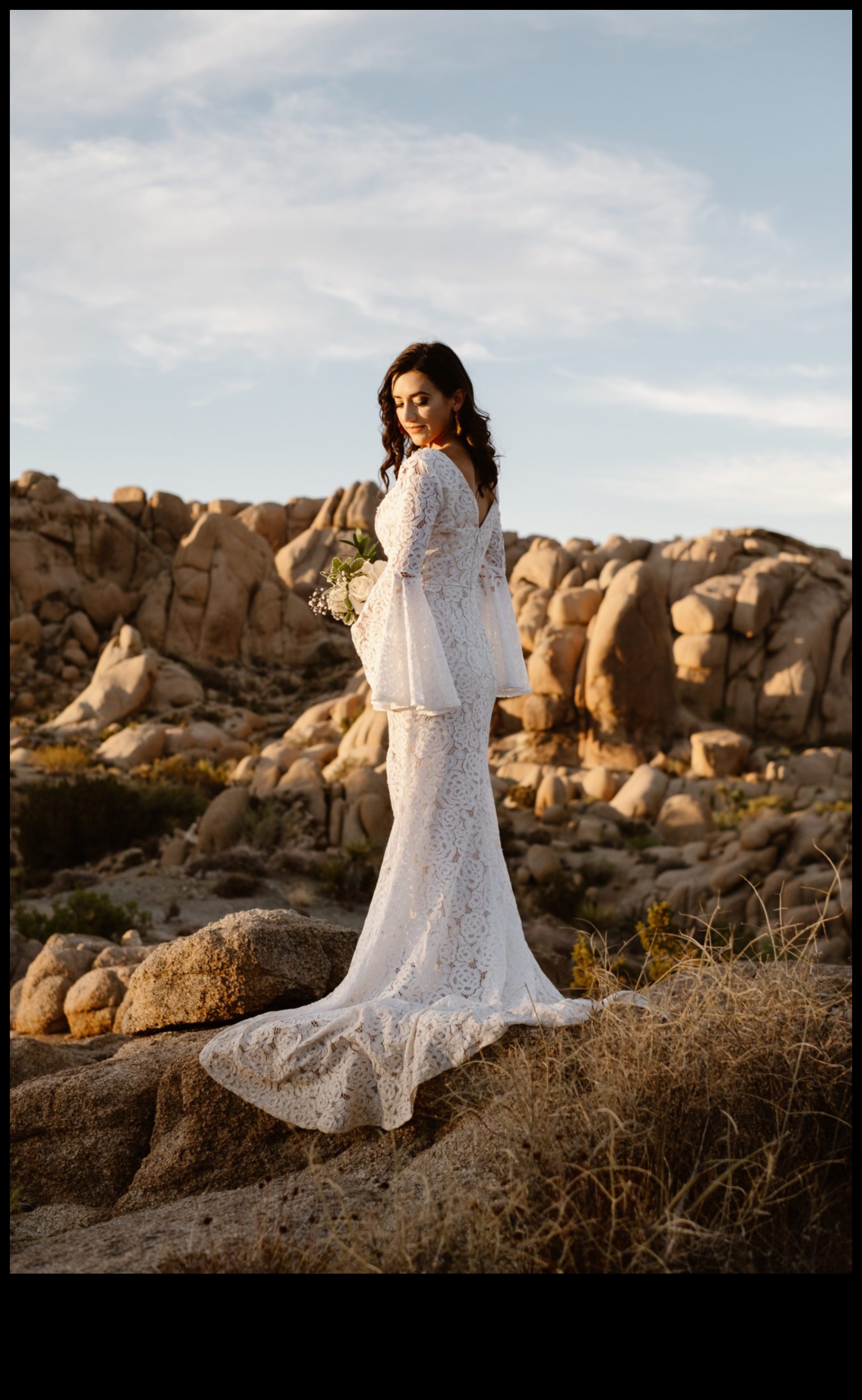שמלת כלה אלגנטית של Boho Brides משתאה לכלה המודרנית 5 כלות בוהו שיק: שמלת כלה גחמנית נפלאה