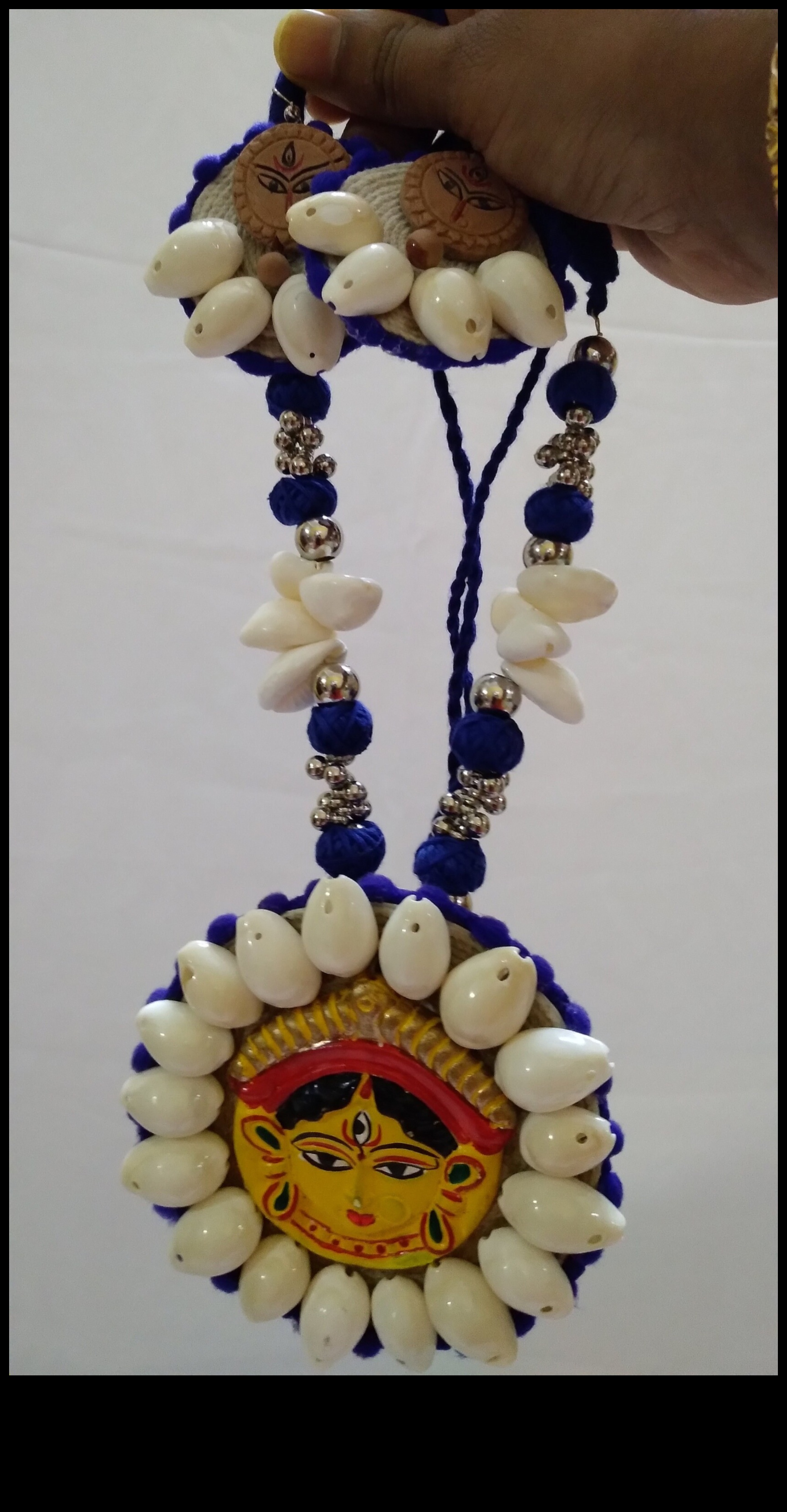 אלגנטיות אומנותית גלה את היופי של תכשיטים בעבודת יד 2 אלגנטיות אומנותית: אמץ יופי ייחודי בתכשיטים בעבודת יד