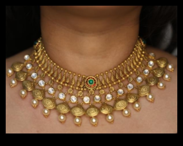 הילות אוריקות מסוג Golden Grace מוארות עם קולרים מעוטרים בזהב 4 חסד הזהב: האיר את ההילה שלך עם קולרים מעוטרים בזהב