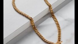 פיתוי קורן: גלאם ללא מאמץ עם תכשיטי אופנה