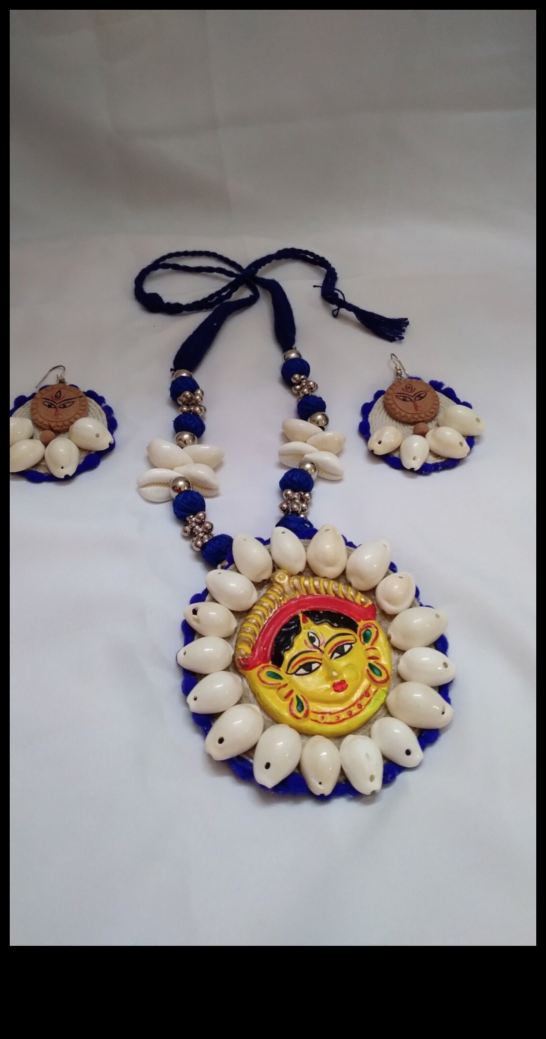 אלגנטיות אומנותית גלה את היופי של תכשיטים בעבודת יד 1 אלגנטיות אומנותית: אמץ יופי ייחודי בתכשיטים בעבודת יד