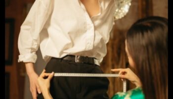 גלאם הייטק: תלבושות מודרניות המגדירות מחדש את תקני האופנה