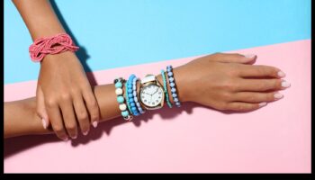 גלאם מודרני: הרם את האנסמבל שלך עם הצמידים העכשוויים שלנו