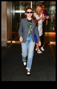 פפראצי מושלם: תלבושות מפורסמות שמושכות תשומת לב