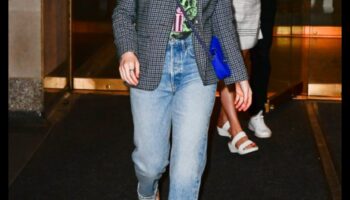 פפראצי מושלם: תלבושות מפורסמות שמושכות תשומת לב