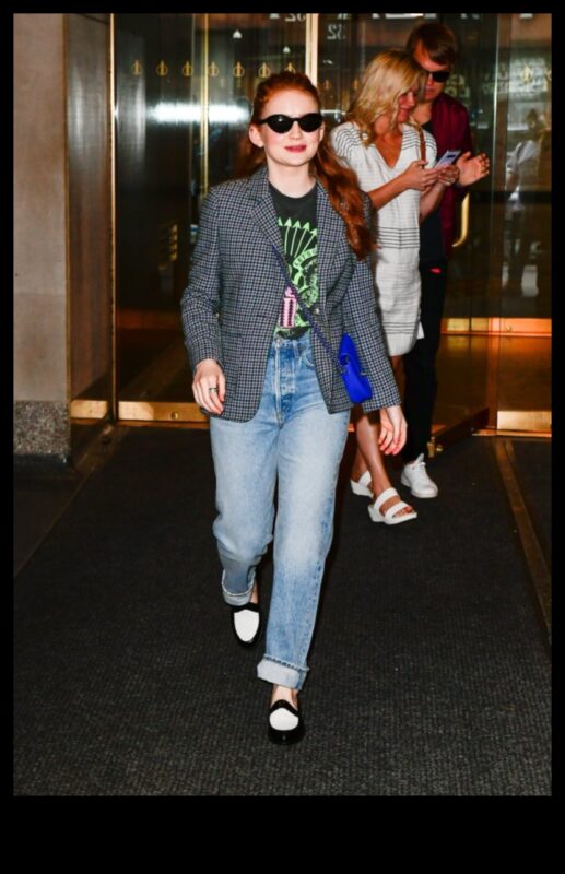 פפראצי מושלם: תלבושות מפורסמות שמושכות תשומת לב